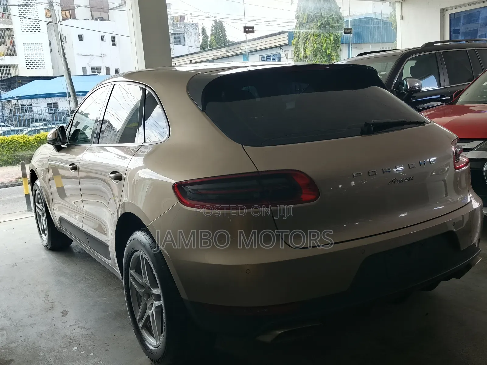 Porsche Macan Base 2018 Gold