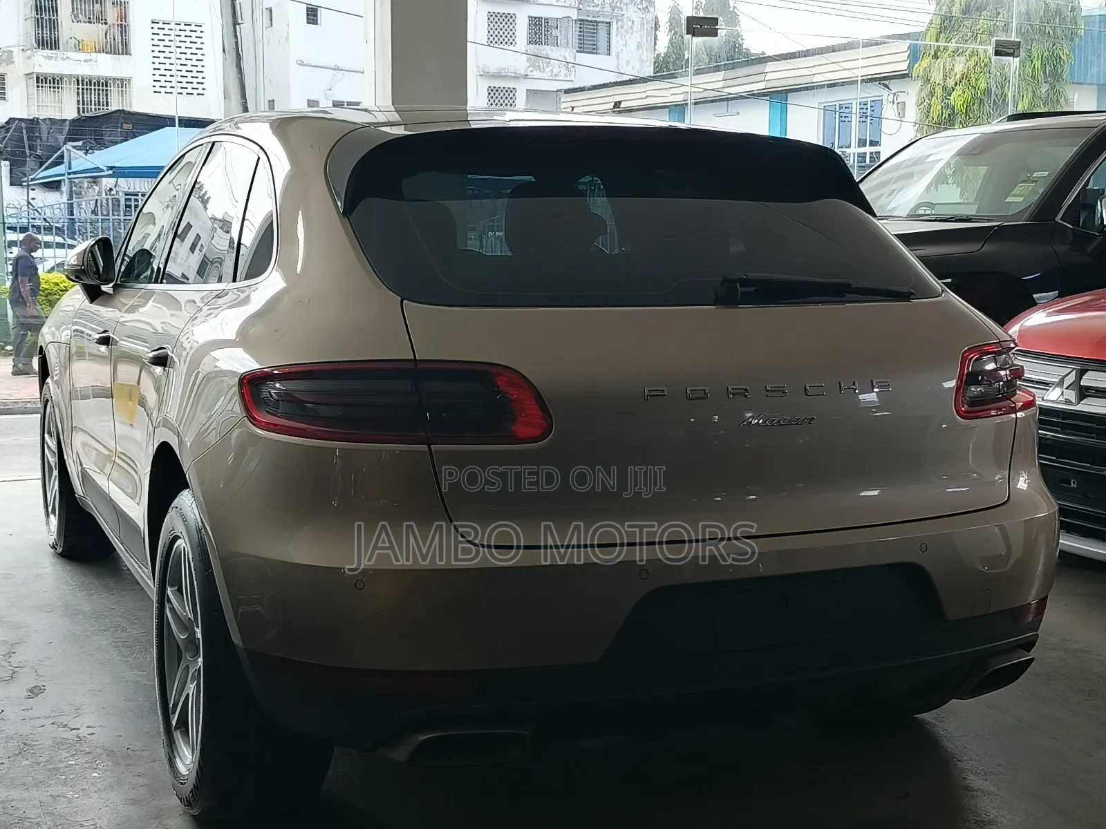 Porsche Macan Base 2018 Gold
