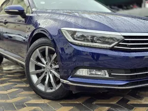 Volkswagen Passat 2018 Blue