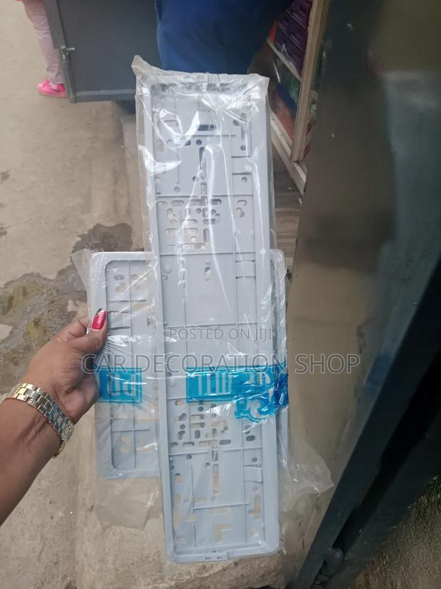 Plastic Silver Plates Holder Set