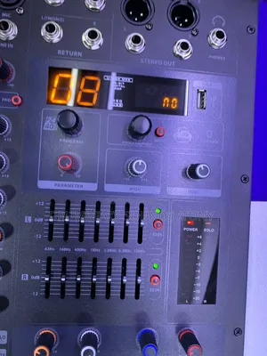 Pro 16 Powered Mixer