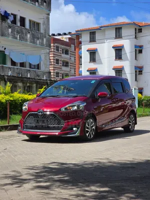Toyota Sienta 2019 Red
