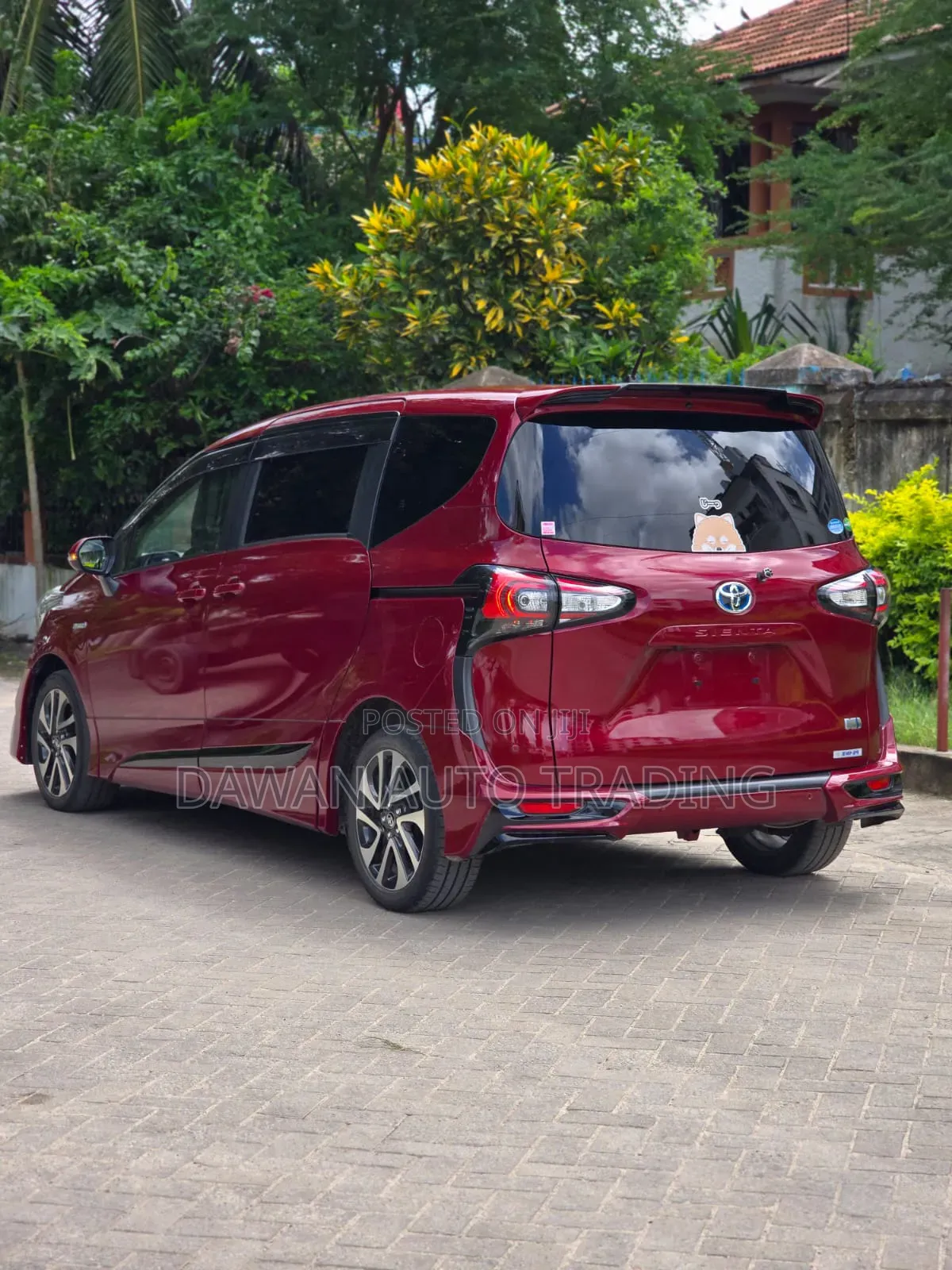 Toyota Sienta 2019 Red