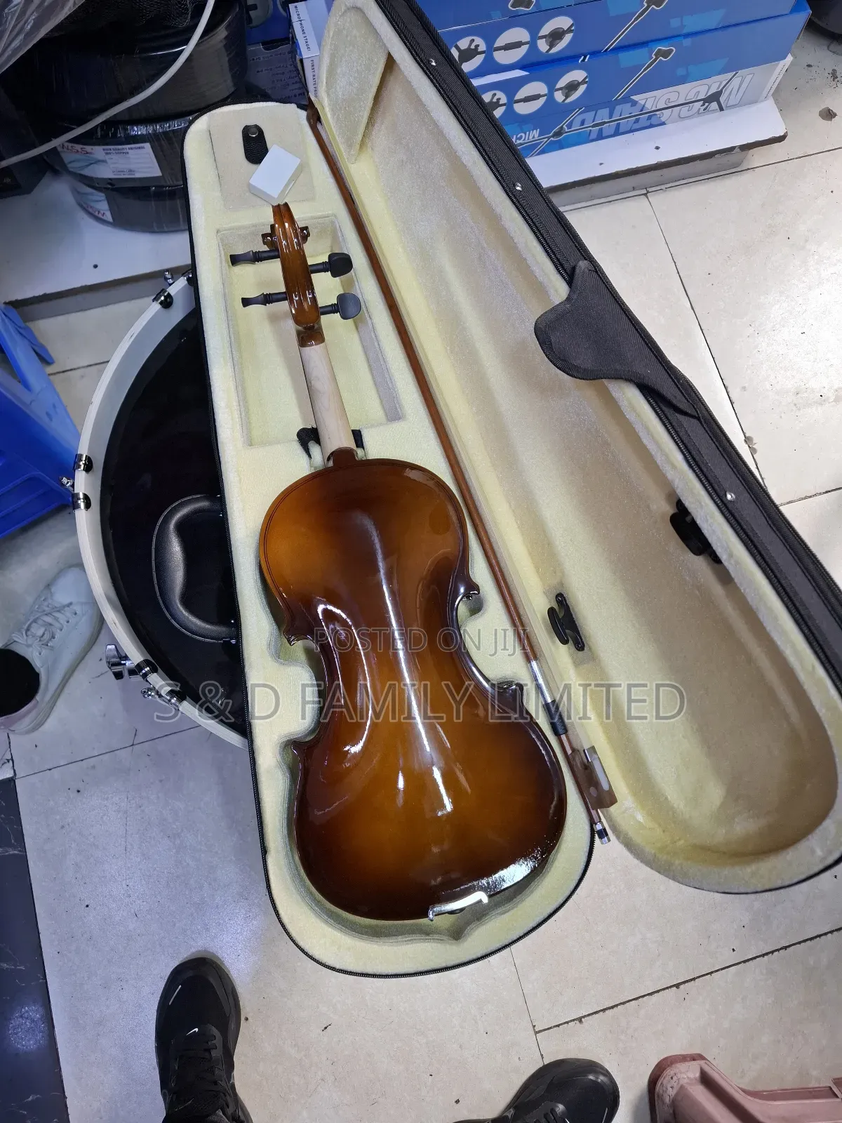 4/4 Violin Maple Leaf