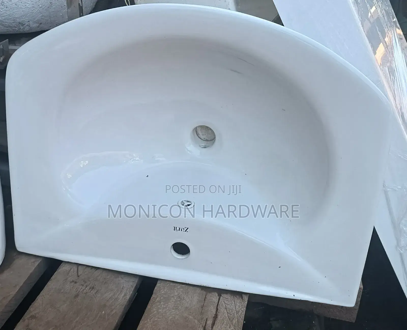 Zari Hand Wash Basin