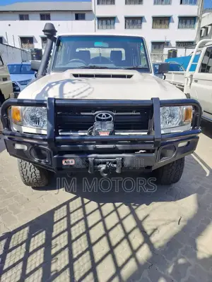 Toyota Land Cruiser 2019 White