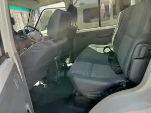 Toyota Land Cruiser 2019 White