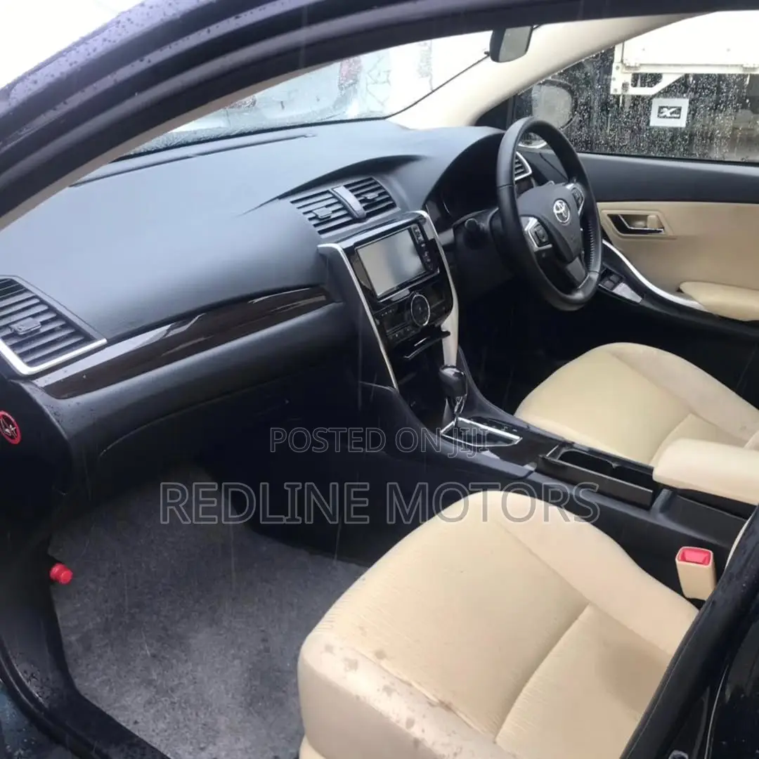 Toyota Premio 1.8 AWD 2018 Black