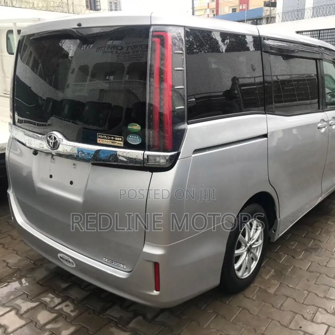 Toyota Noah 2.0 AWD (7 Seater) 2019 Silver