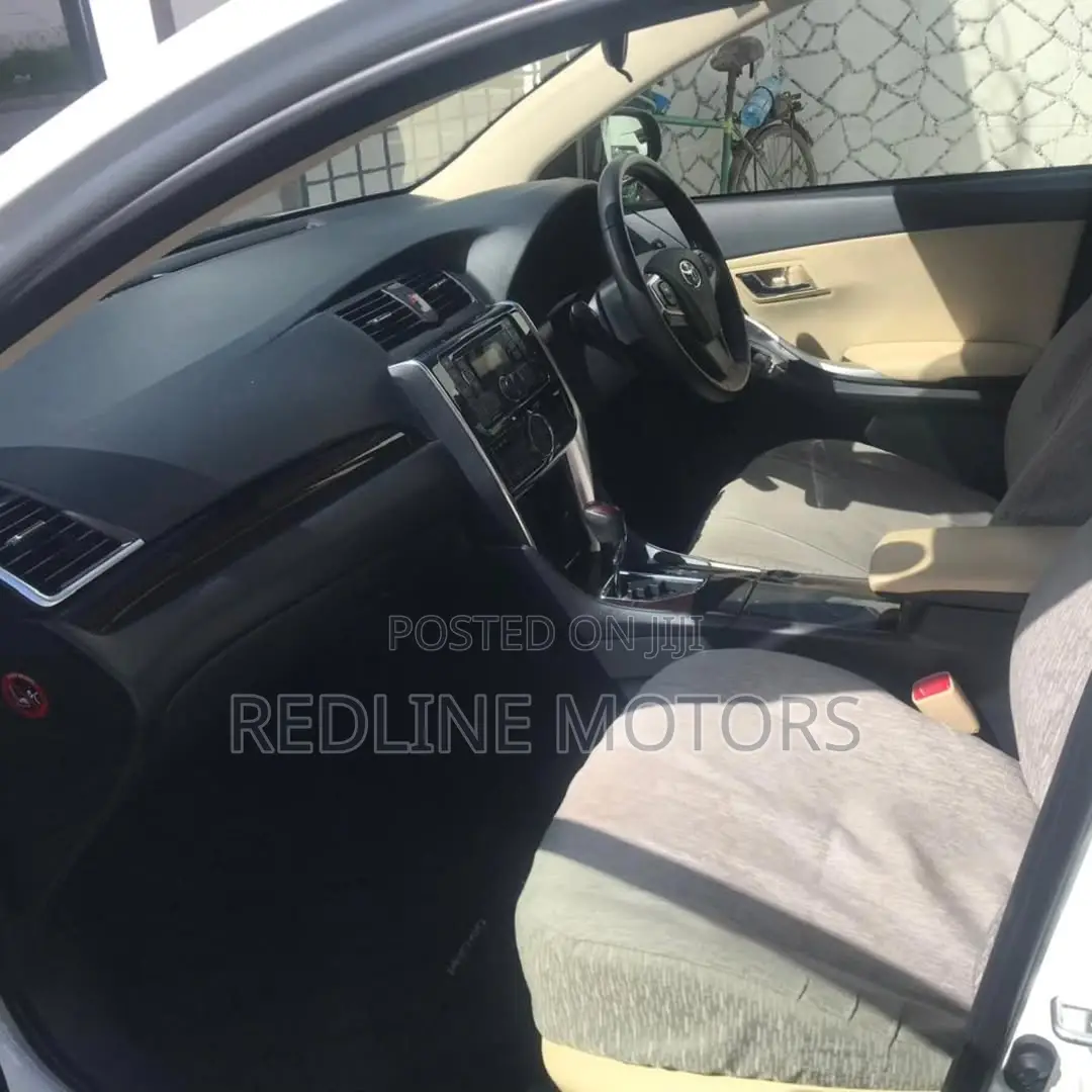 Toyota Premio 1.8 FWD 2019 White