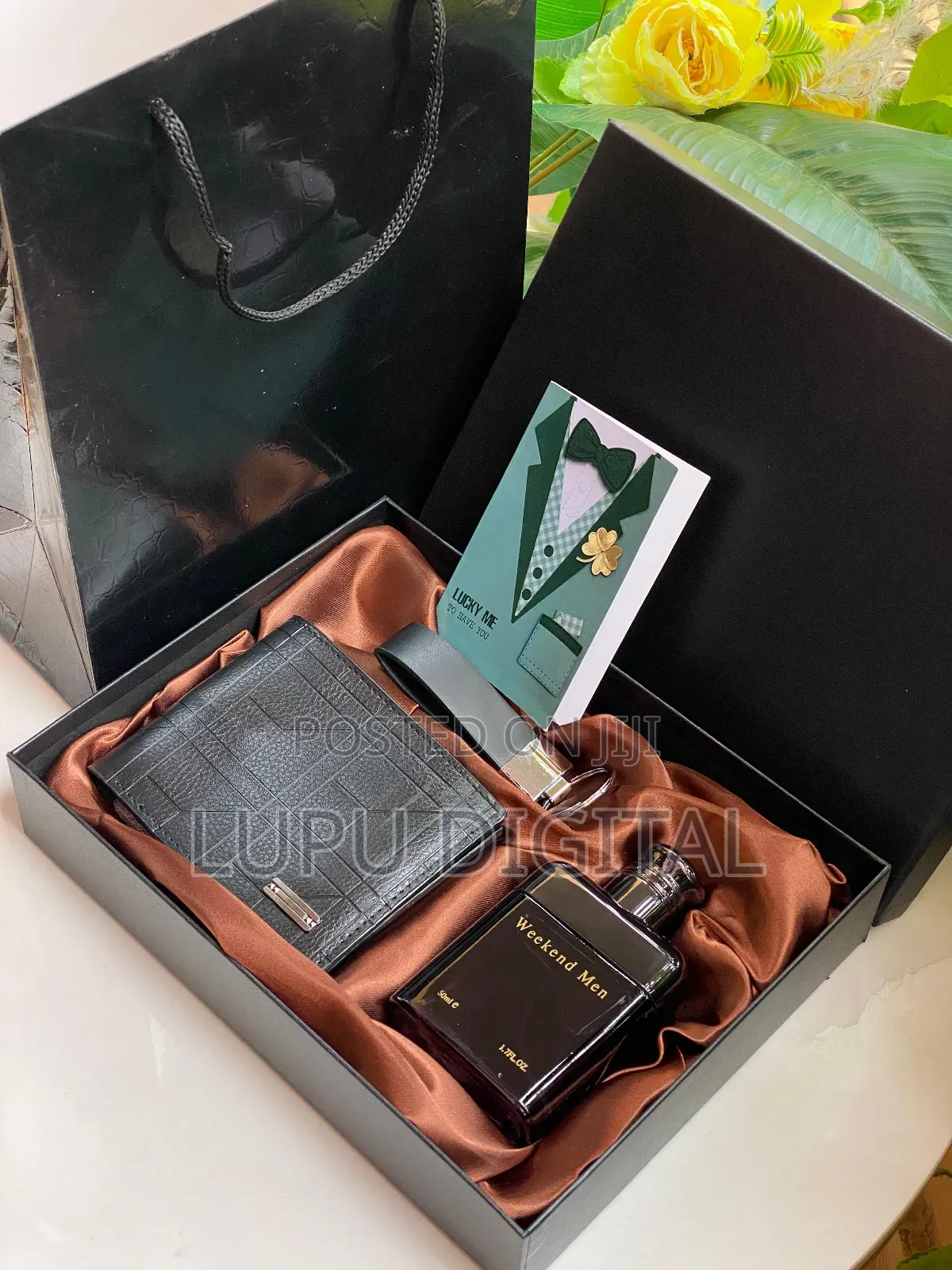 Perfume
Wallet
Key Holder
Gift Card