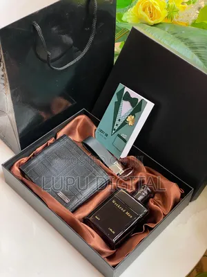 Perfume
Wallet
Key Holder
Gift Card