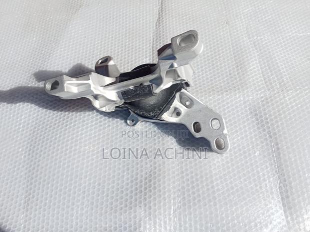 Mazda Axela 2014 Right Engine Mount - thumbnail 4