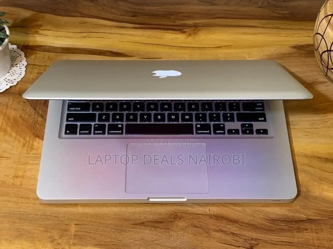 Laptop Apple MacBook 2012 8GB Intel Core I5 HDD 500GB