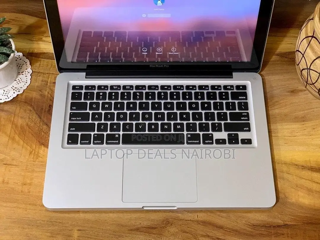 Laptop Apple MacBook 2012 8GB Intel Core I5 HDD 500GB
