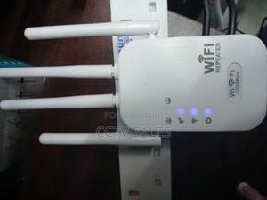 Wr10 Wireless Wi-Fi Repeater - main view