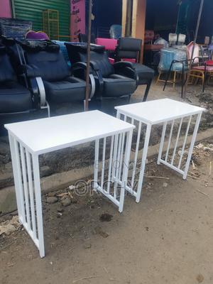 Manicure Table - main view