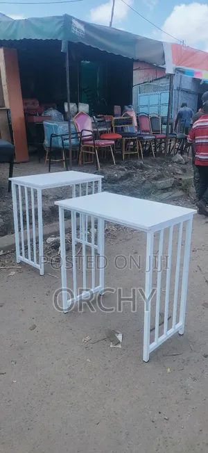 Manicure Table