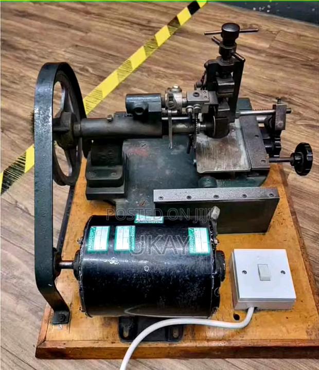 Uk- Key Cutting Machine. - thumbnail 3