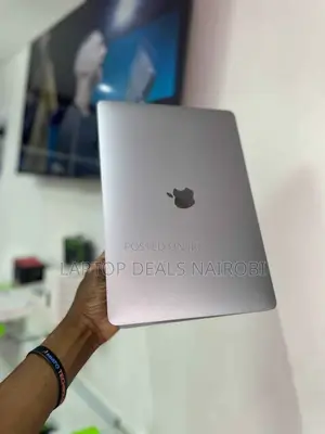 Laptop Apple MacBook Pro 2017 16GB Intel Core I7 SSD 256GB