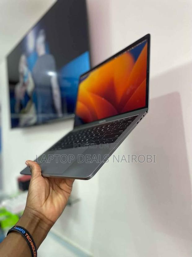 Laptop Apple MacBook Pro 2017 16GB Intel Core I7 SSD 256GB - thumbnail 3