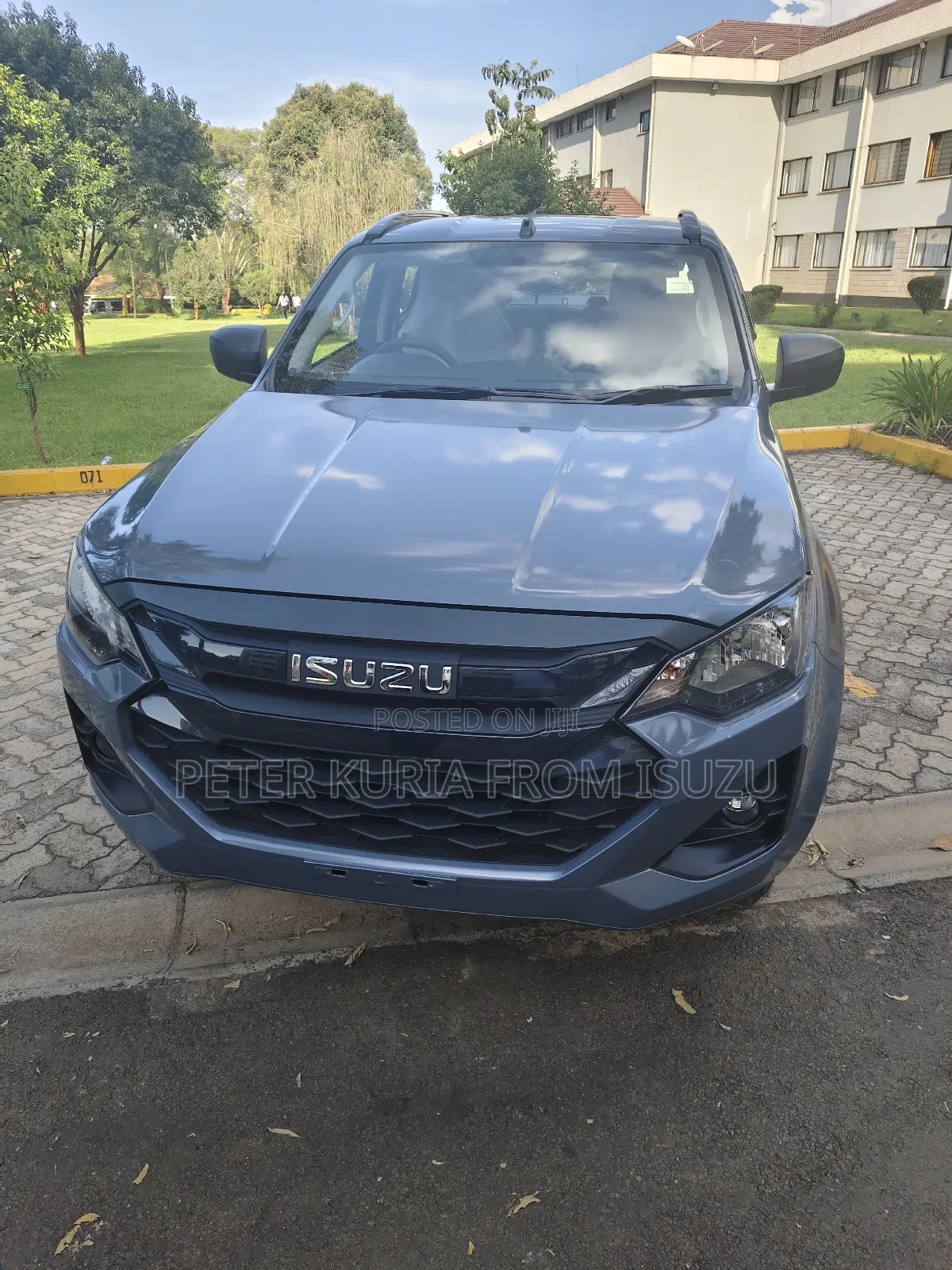New Isuzu D-MAX 2025 Gray