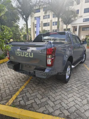 New Isuzu D-MAX 2025 Gray