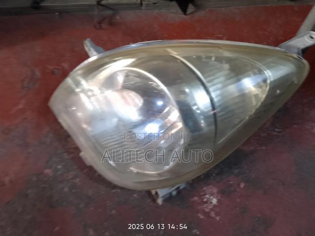 Daihatsu Mira Headlight