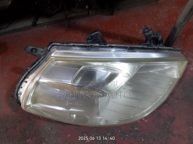 Headlight Nissan Tiida 2008