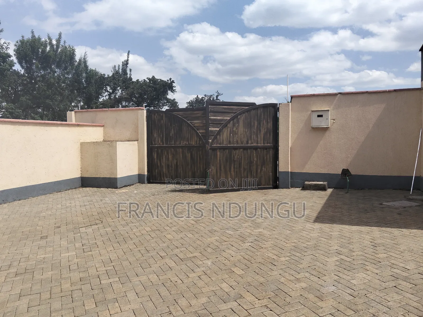 5bdrm Maisonette in Kiora Estate, Tinganga for sale