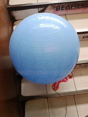 Quality 65cm Yoga Ball - thumbnail 2