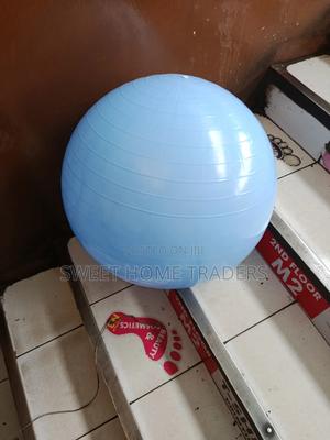 Quality 65cm Yoga Ball Blue - thumbnail 2