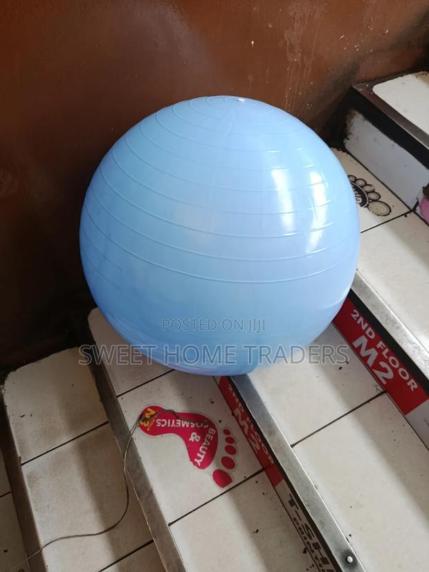 Quality 65cm Yoga Ball Blue - main view
