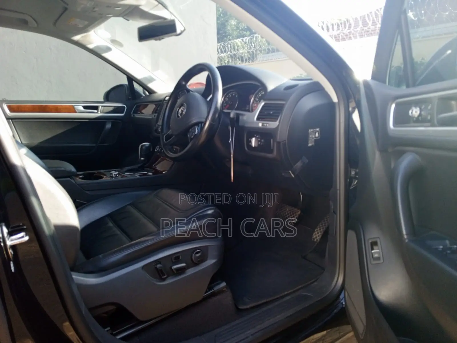 Volkswagen Touareg V6 Sport 4dr SUV AWD (3.6L 6cyl 8A) 2014 Black