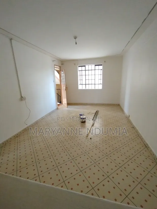 2bdrm Apartment in Shopping Centre, South B for rent