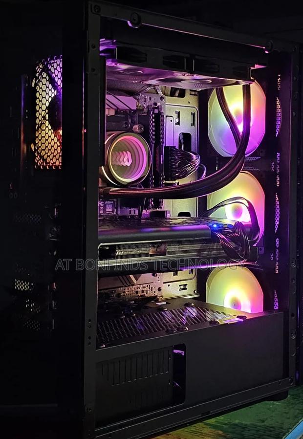 New Desktop Computer Asus ROG STRIX GD30CI 32GB AMD Ryzen 7 SSD 1T - main view