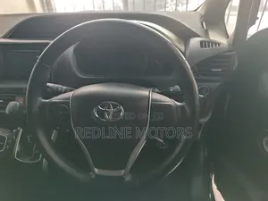 Toyota Esquire 2018 Black