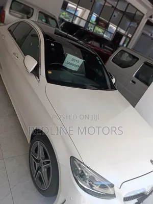 Mercedes-Benz C200 2019 Pearl