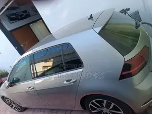 Volkswagen Golf Variant 2018 Silver