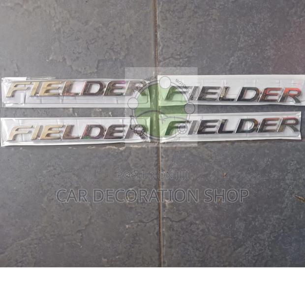 Fielder Decal Letter Badge