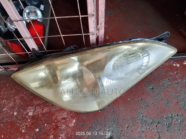Toyota Wish 2003 Headlight Non