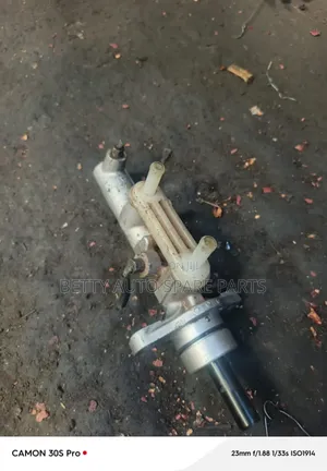 Toyota Isis Master Cylinder