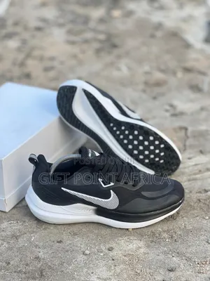 Black-white High Quality Nike (Air Zoom) Runners*