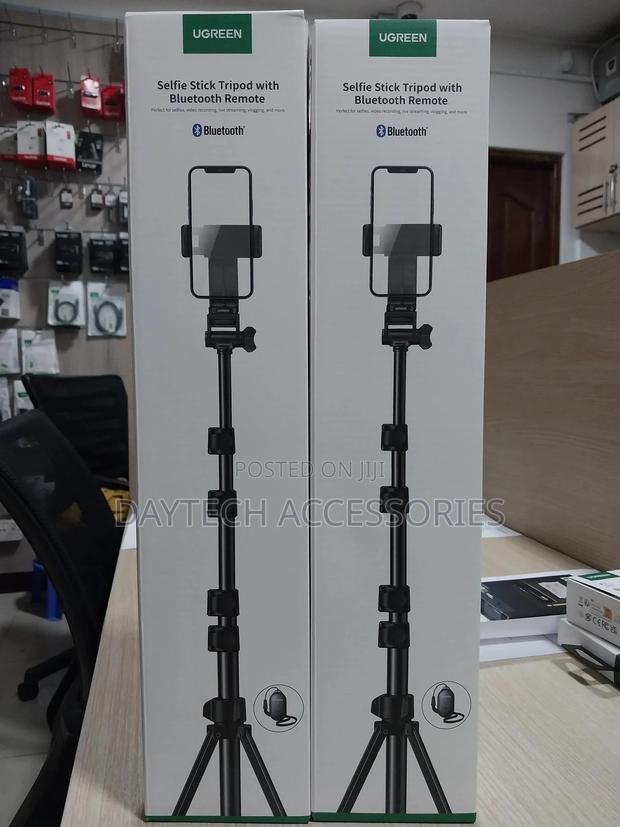 Ugreen Lp354 Selfie Stick Tripod With Bluetooth Remote - thumbnail 2