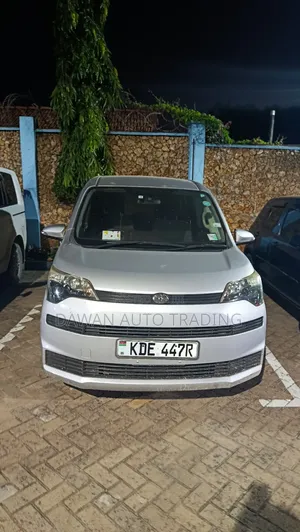 Toyota Spade 2015 Silver