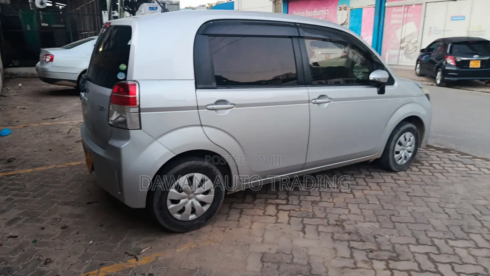 Toyota Spade 2015 Silver