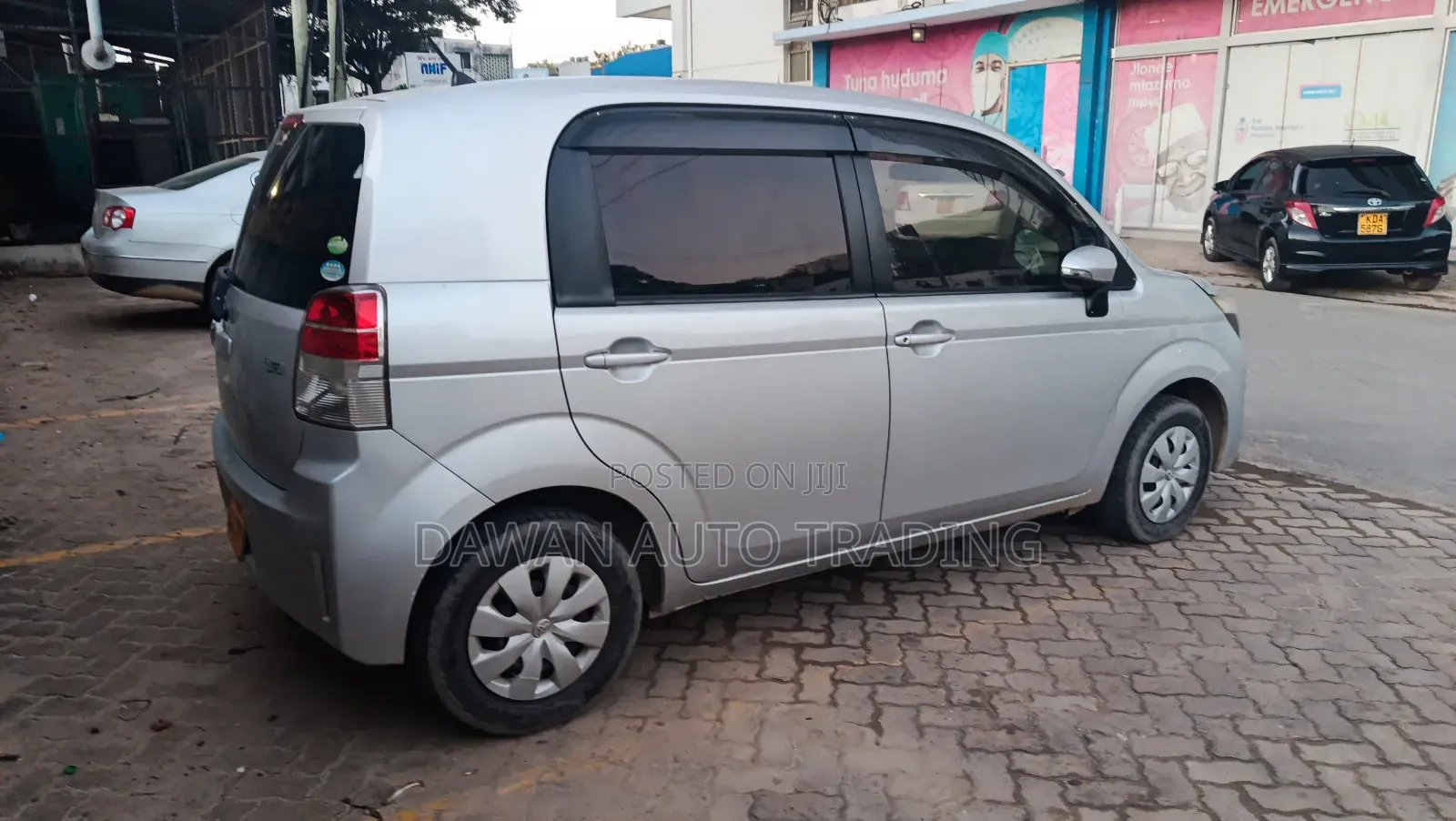 Toyota Spade 2015 Silver
