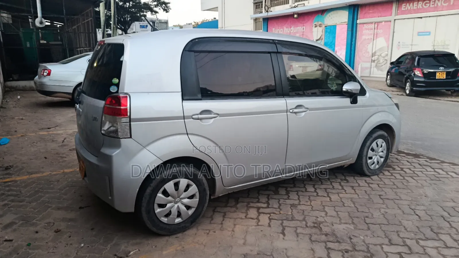 Toyota Spade 2015 Silver