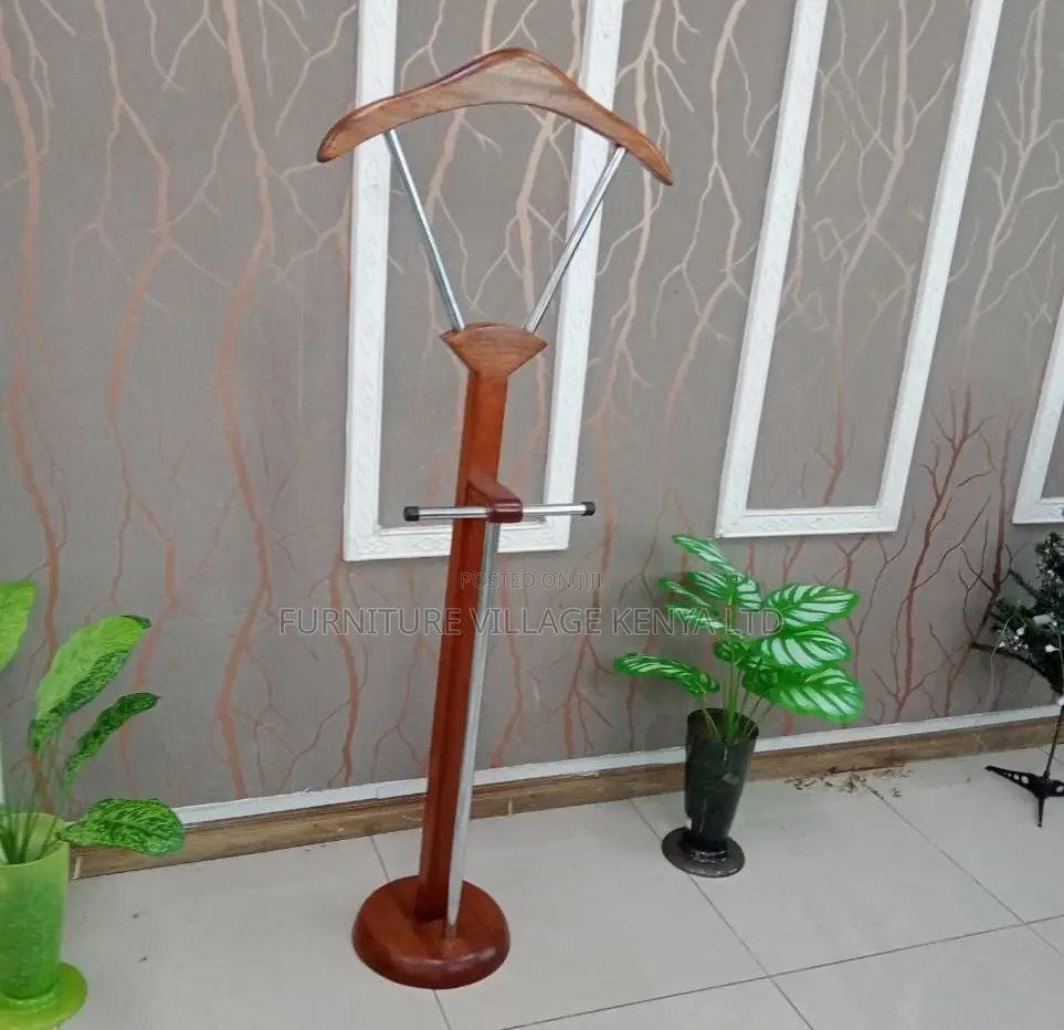 Hangers: Executive Luxury Solid Coat Hanger in Wood