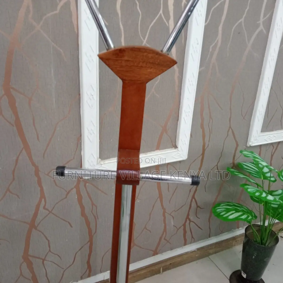 Hangers: Executive Luxury Solid Coat Hanger in Wood